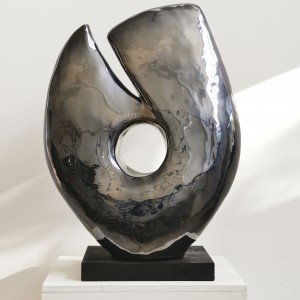 L'incontro, 2022 ceramica cm 40x10x8