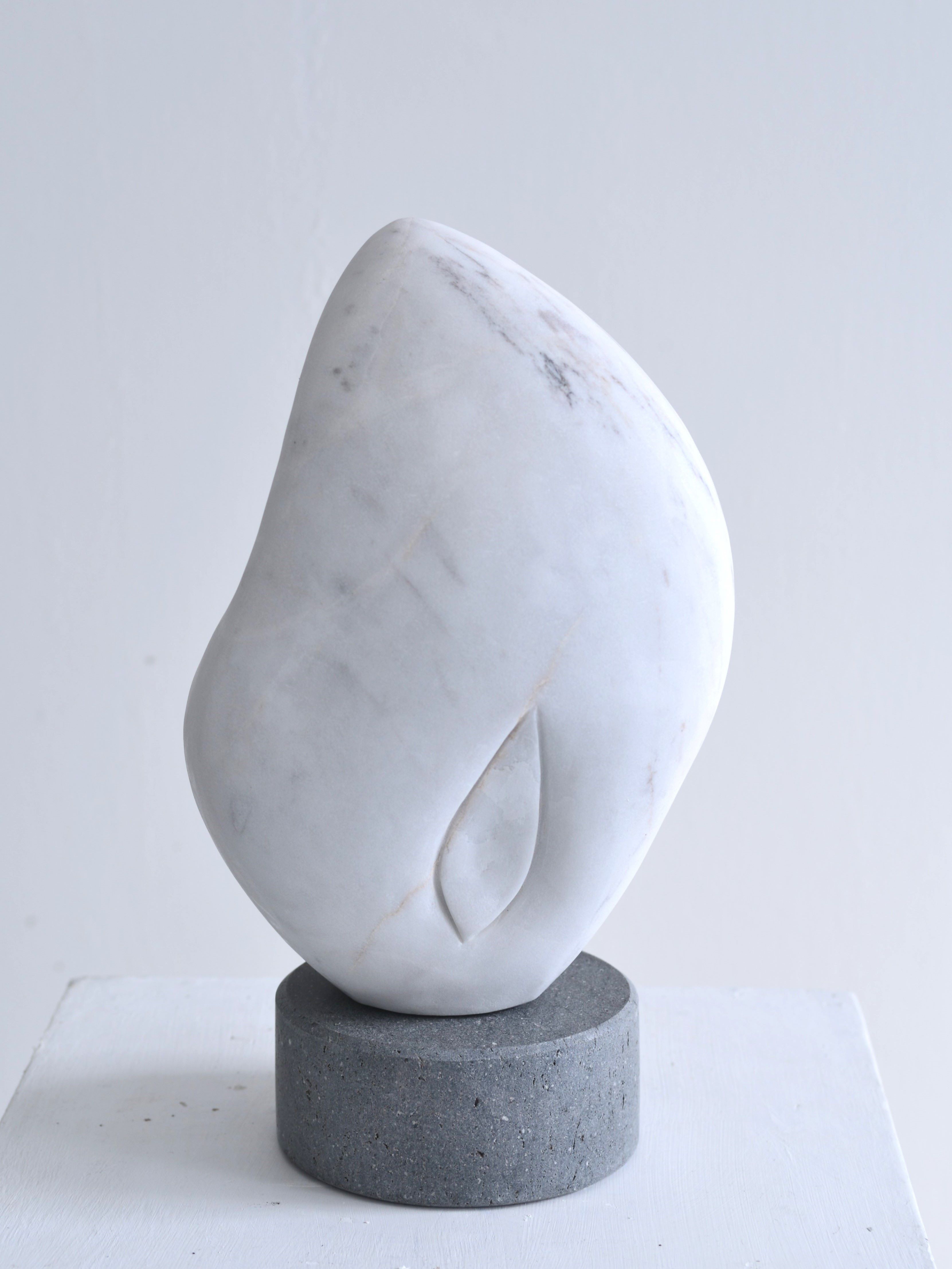 Impronta di una lacrima, 2024 marmo cm 26x6x5